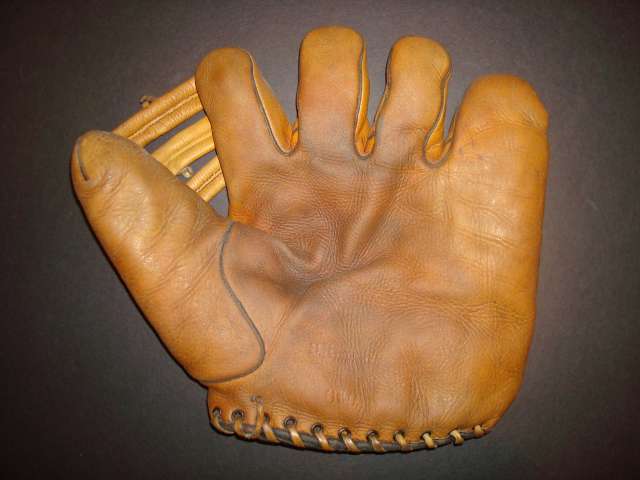 Carl Hubbell Wilson 600 Front